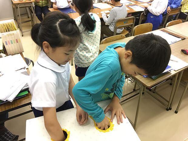 お菓子のつかみ取り